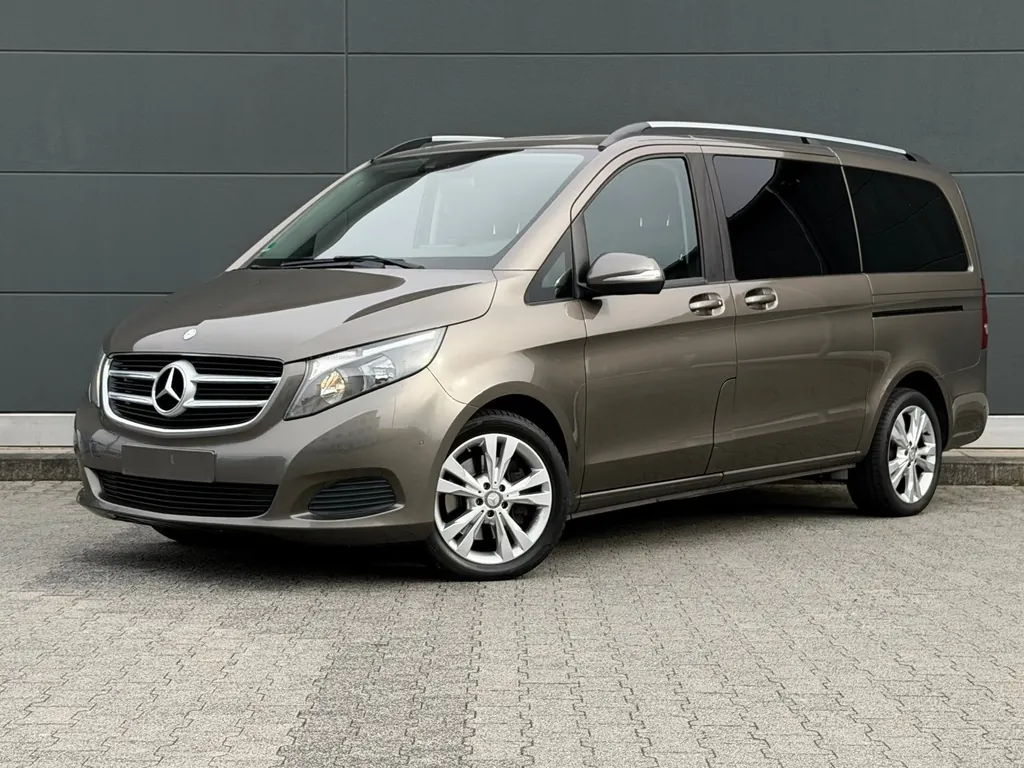 Mercedes-Benz V 220