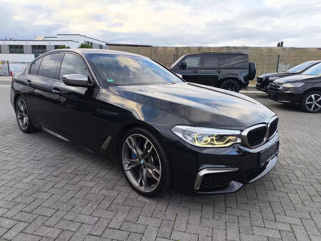 BMW M550