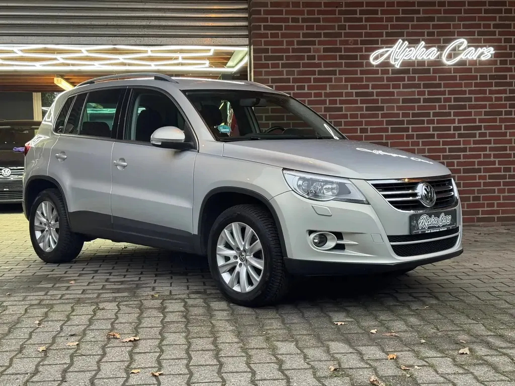 Volkswagen Tiguan 2.0 TSI Sport 4Motion Automatik AHK Xenon TÜV neu