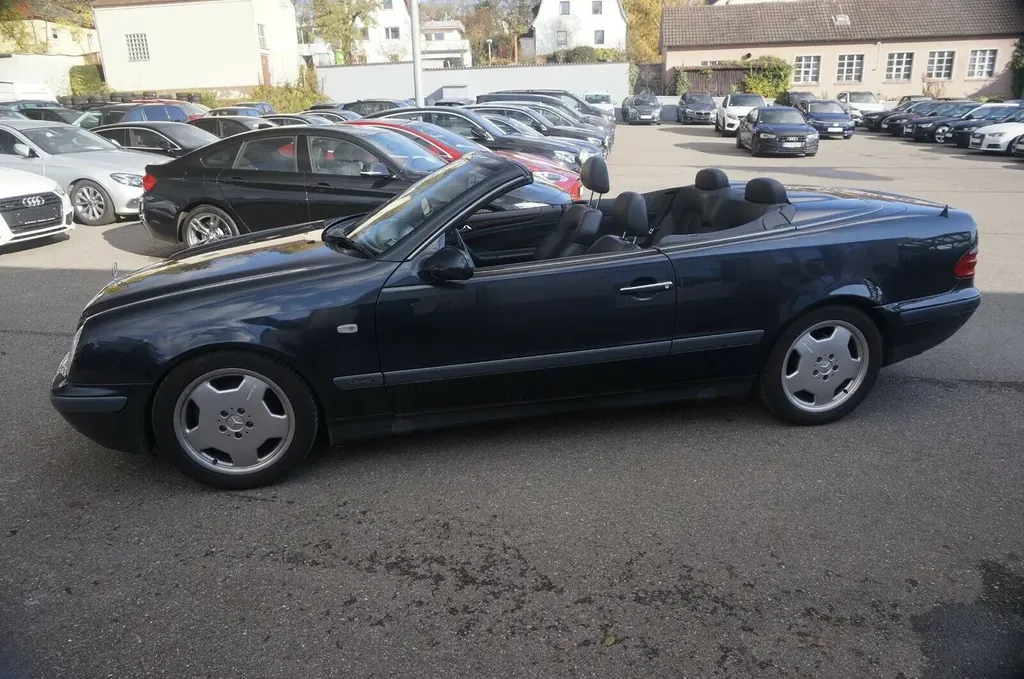 Mercedes-Benz 320