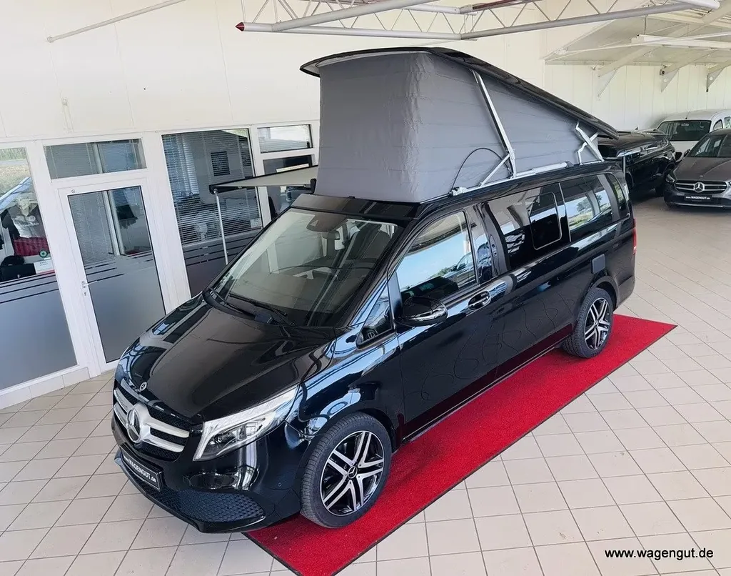 Mercedes-Benz 220