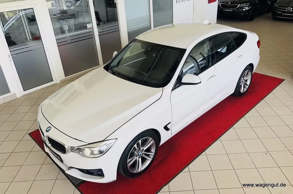 BMW 320