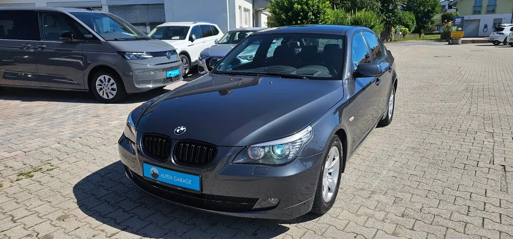 BMW 523