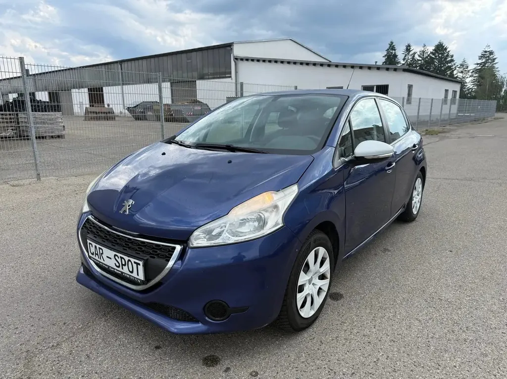 Peugeot 208 Like* KLIMA*8-fach bereift*PDC*BLUETOOTH*TEMPOMAT*Serviceheft*