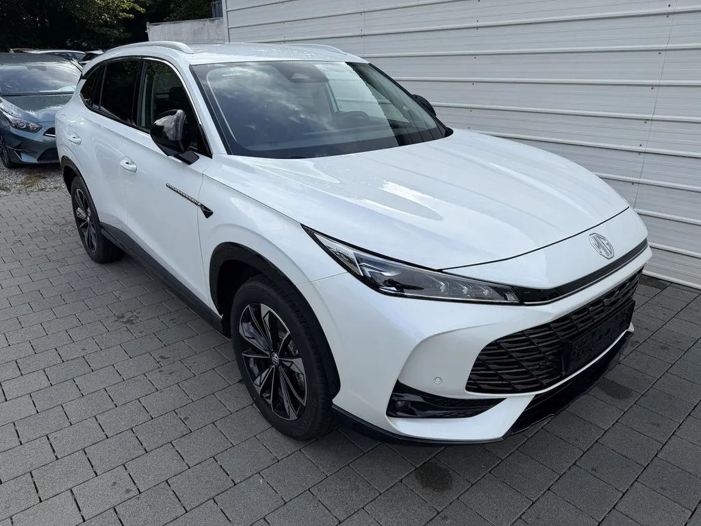 MG HS