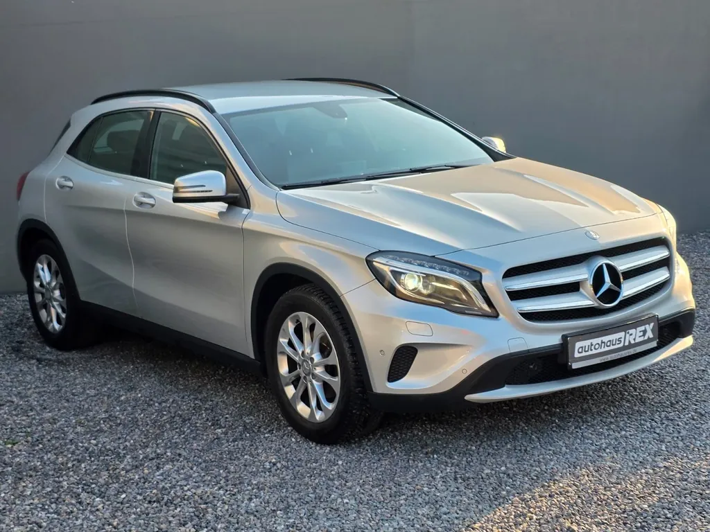 Mercedes-Benz GLA 200