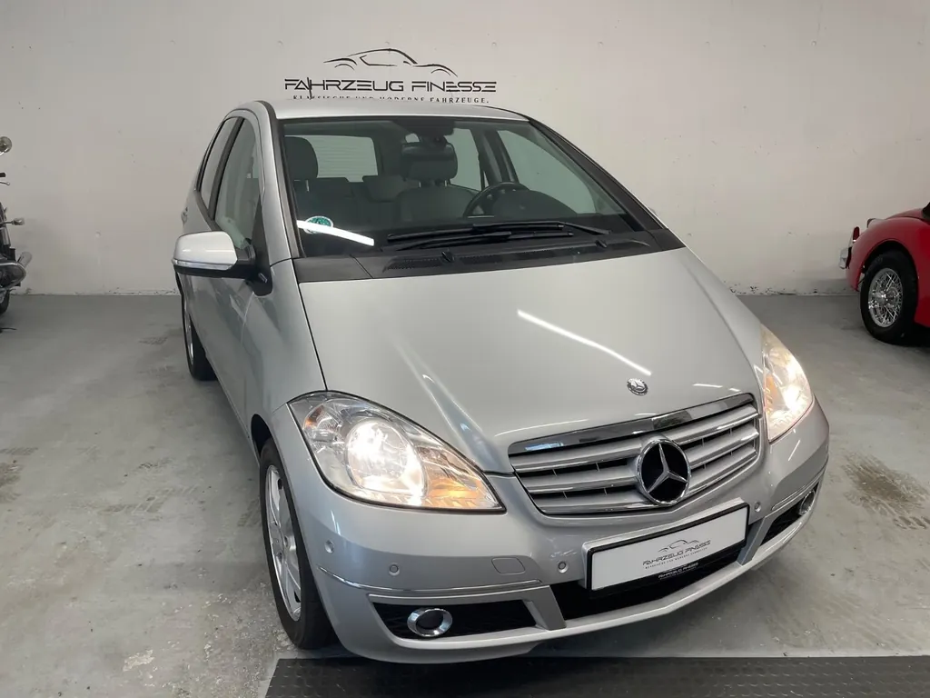 Mercedes-Benz A 180
