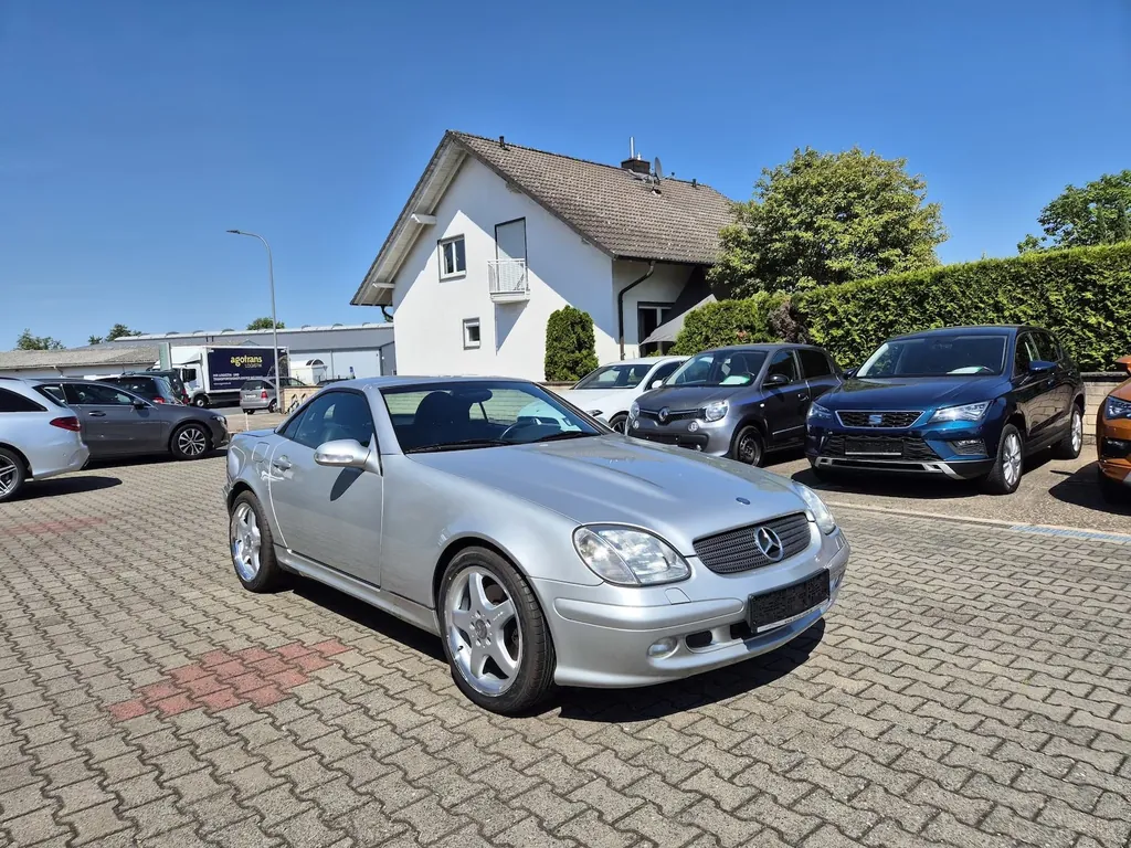 Mercedes-Benz SLK 320