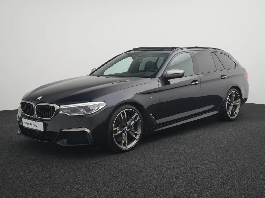 BMW M550