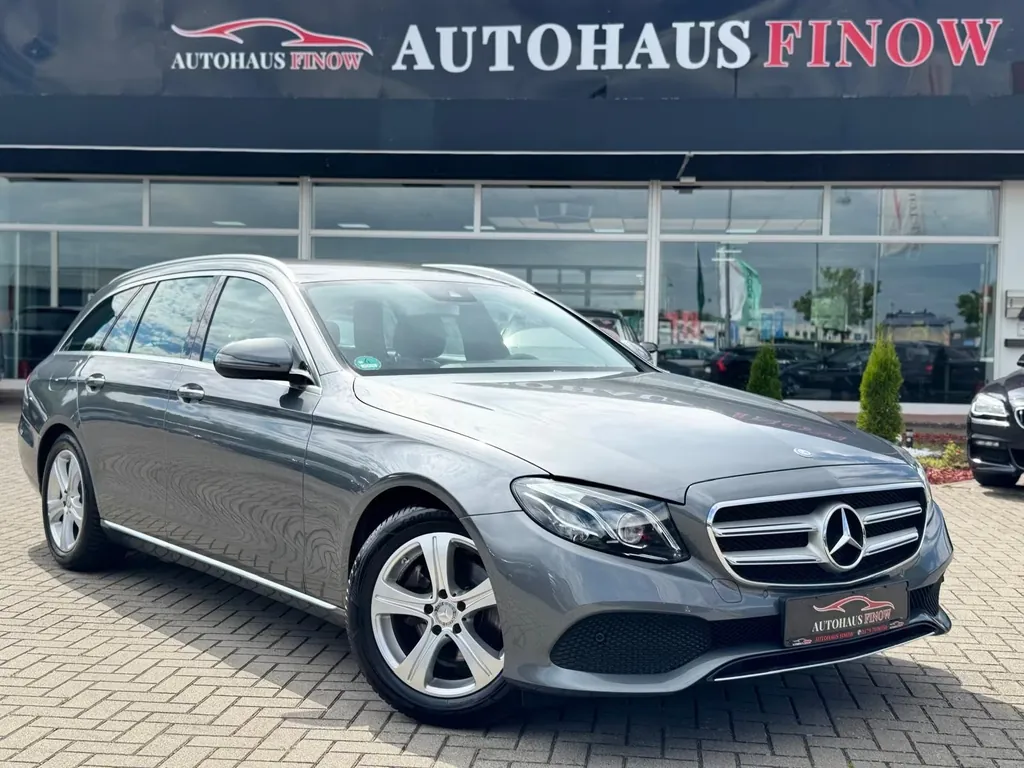 Mercedes-Benz E 220
