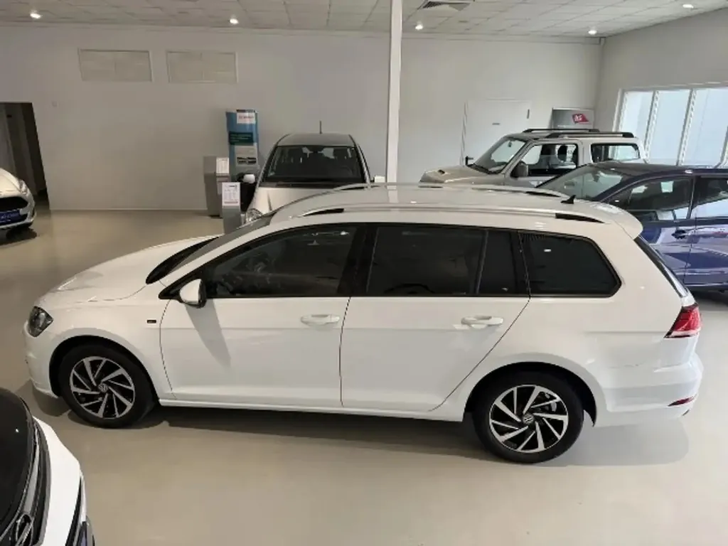 Volkswagen Golf VII 2.0 TDI Join AHK Schwenkb. Sehr gepflegt