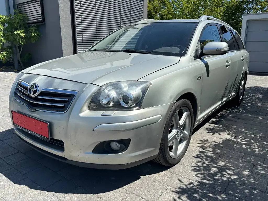 Toyota Avensis 2.2 D-CAT Sol