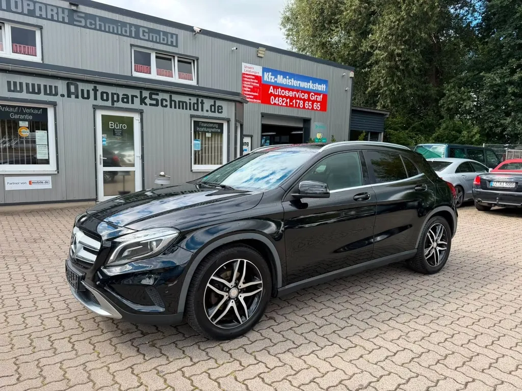 Mercedes-Benz GLA 200