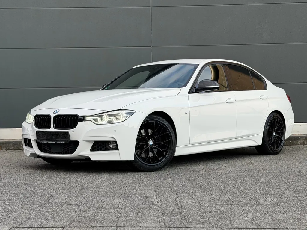 BMW 330