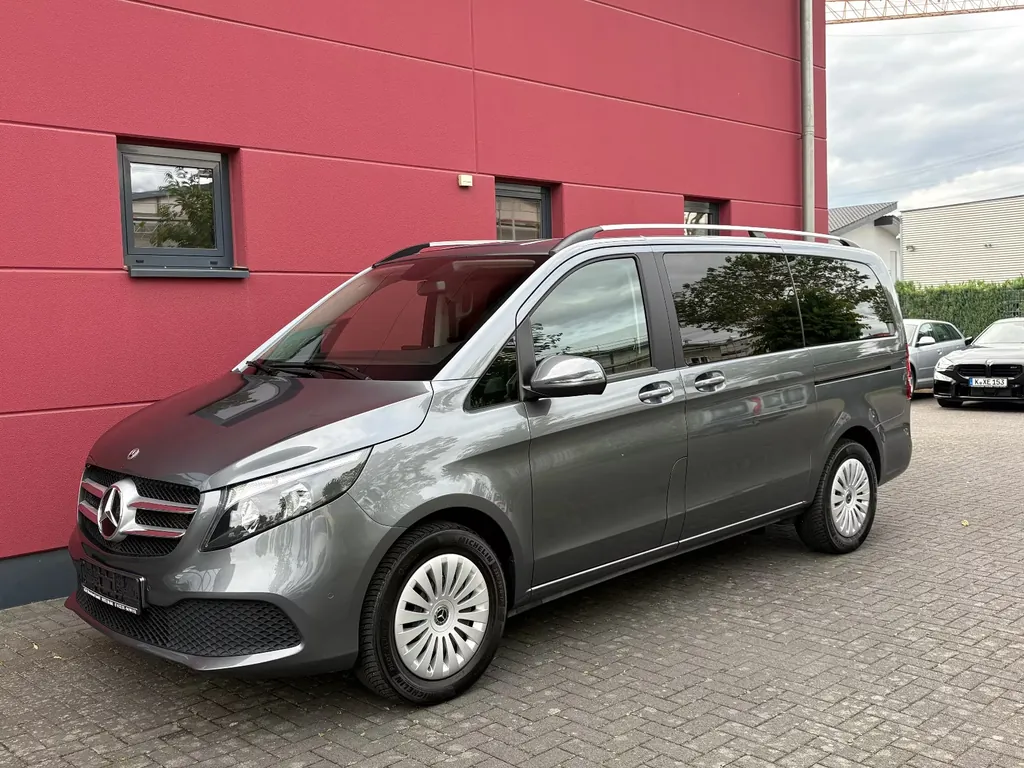 Mercedes-Benz V 220