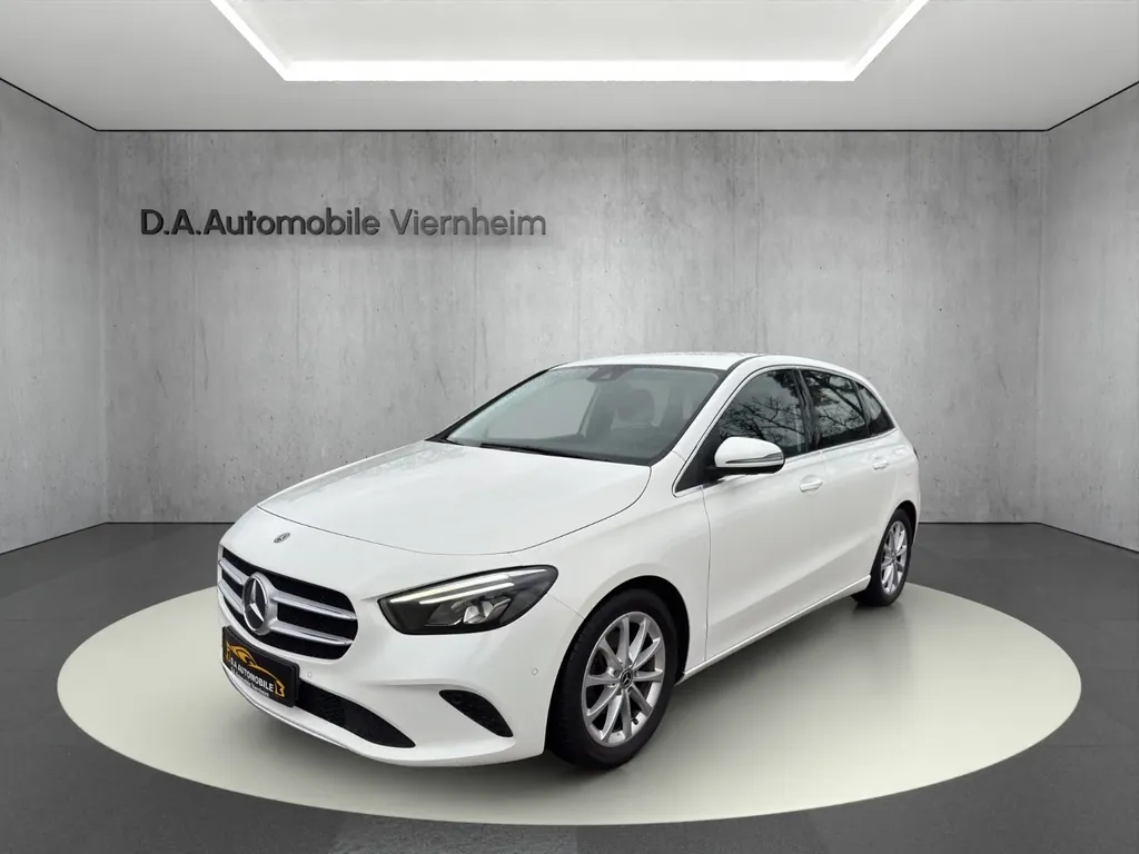 Mercedes-Benz B 180