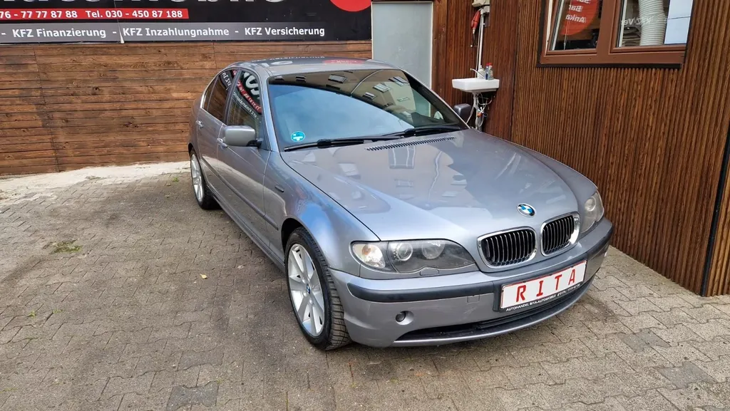 BMW 320