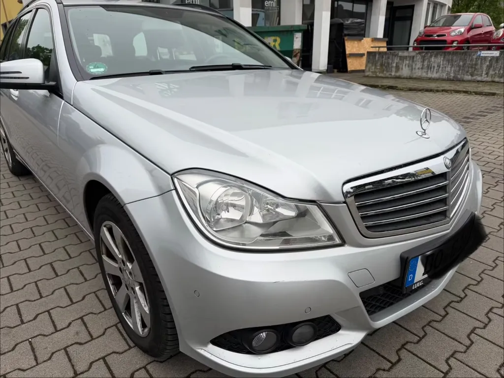Mercedes-Benz C 220