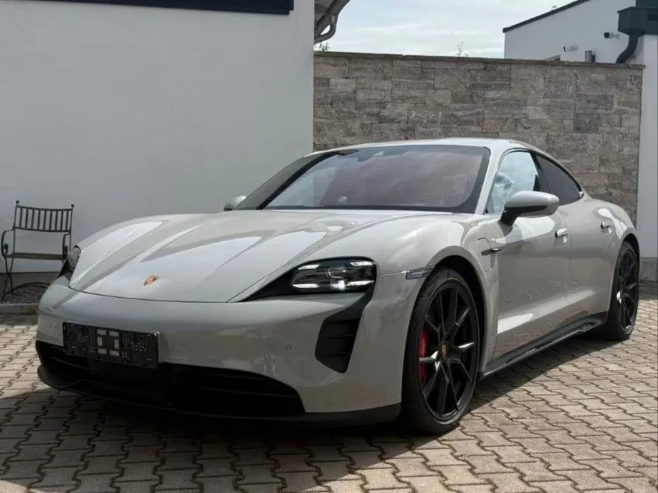 Porsche Taycan
