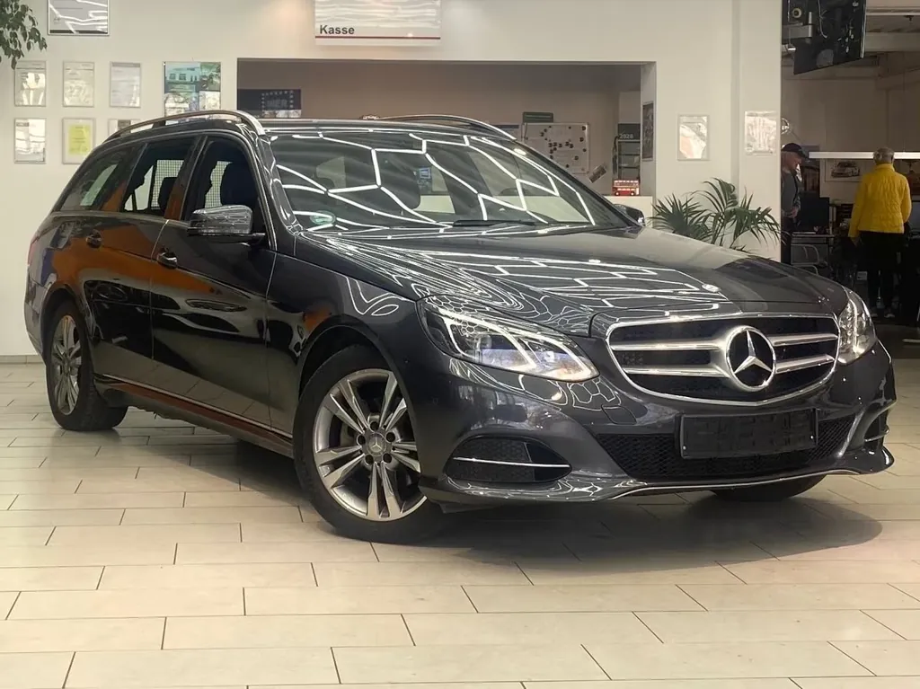 Mercedes-Benz E 220
