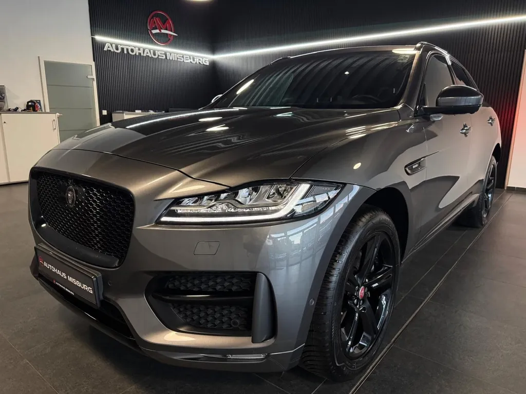 Jaguar F-Pace