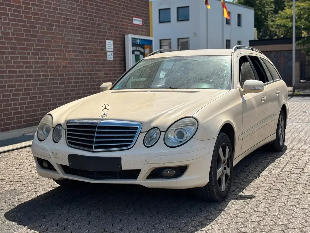 Mercedes-Benz E 200
