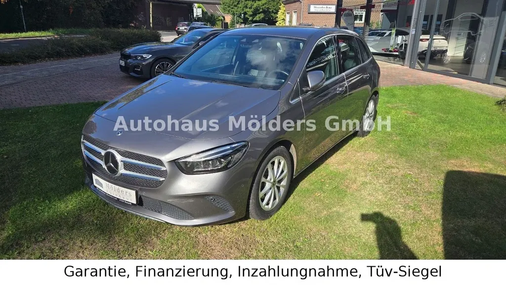 Mercedes-Benz B 200