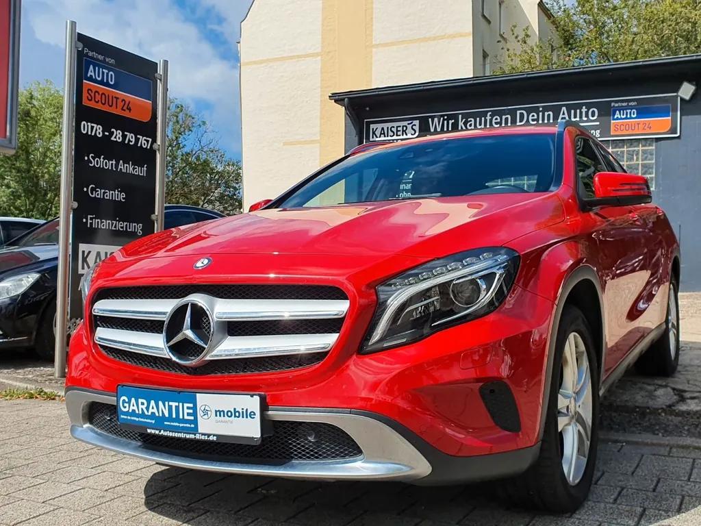 Mercedes-Benz GLA 200