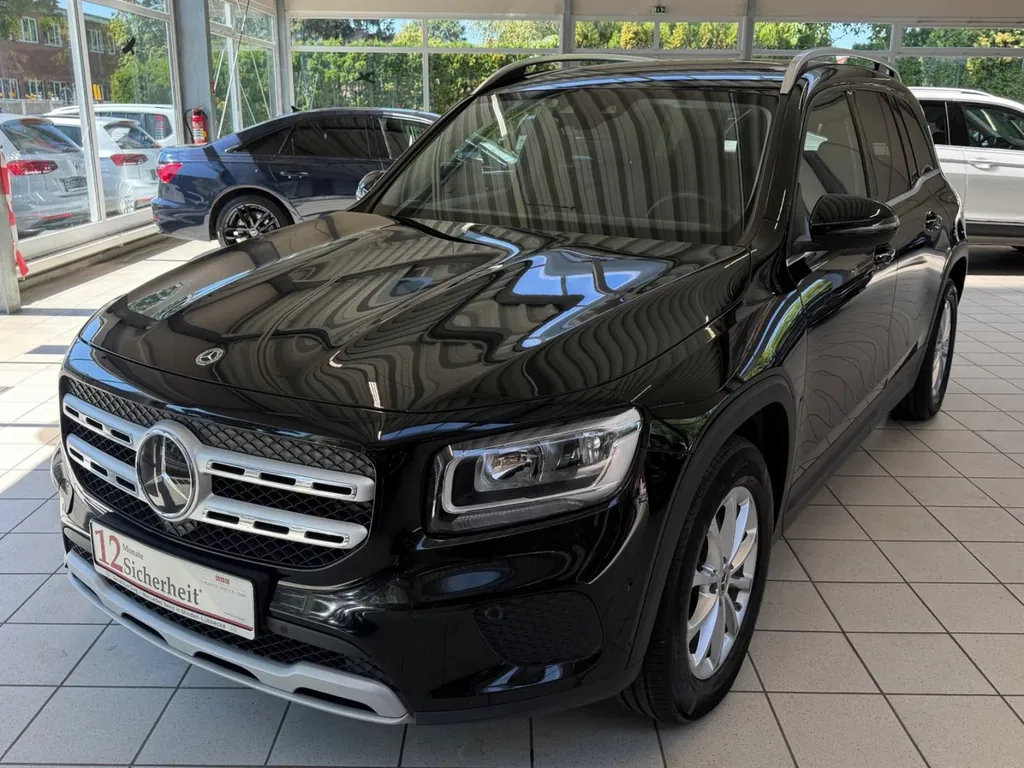 Mercedes-Benz GLB 220