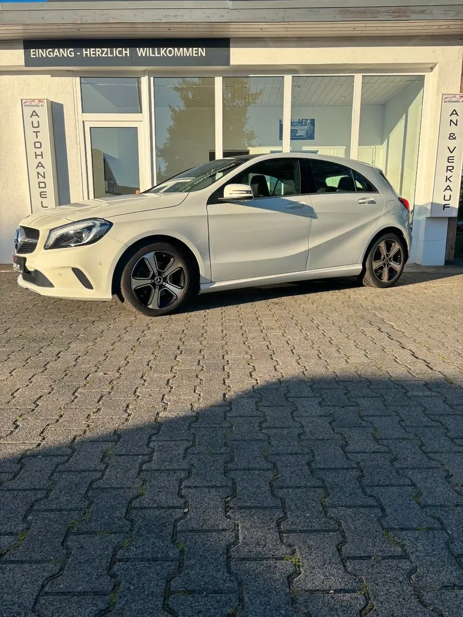 Mercedes-Benz A 220