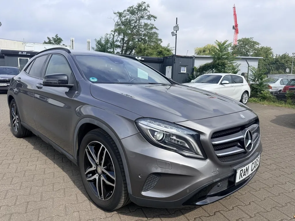 Mercedes-Benz GLA 200
