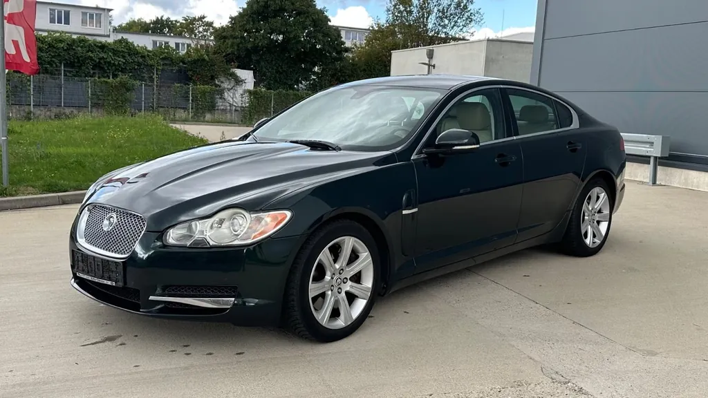 Jaguar XF