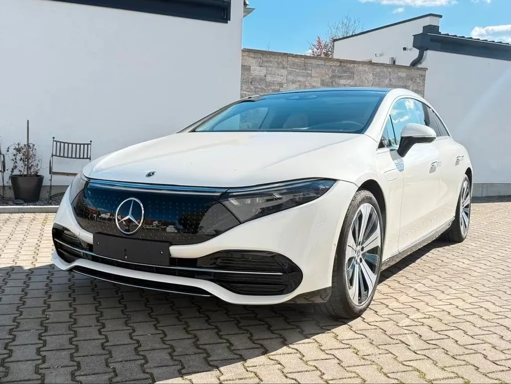 Mercedes-Benz EQS