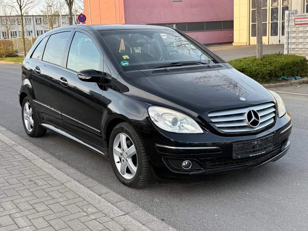 Mercedes-Benz B 200