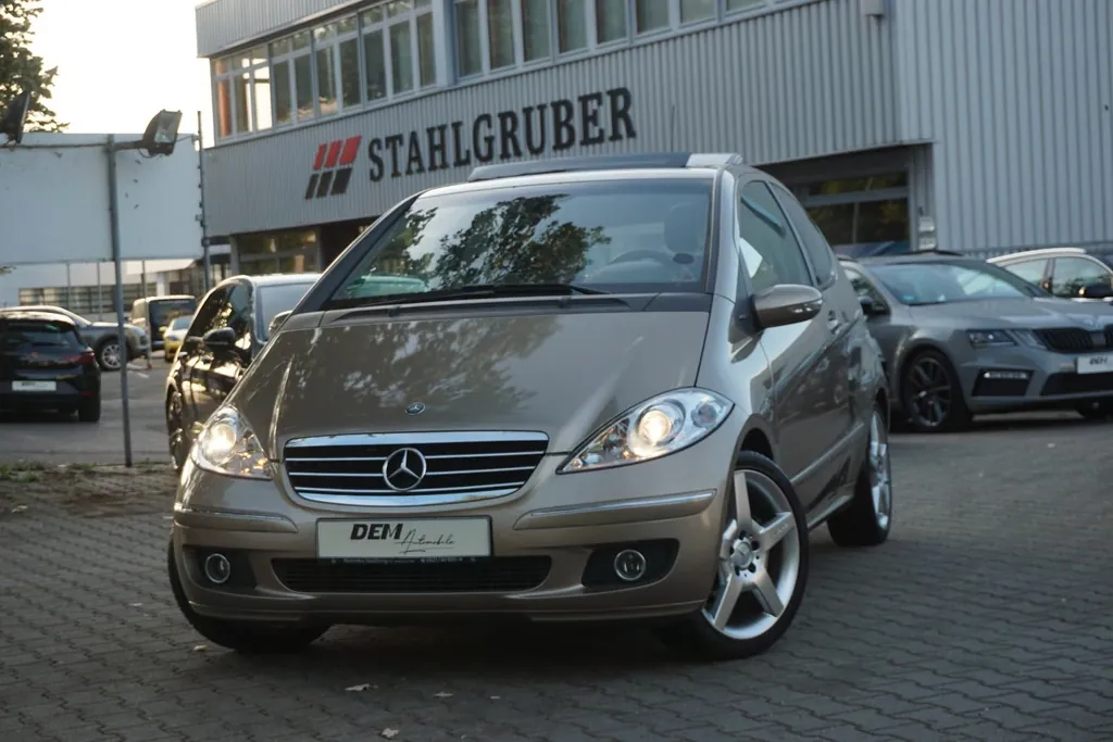 Mercedes-Benz A 200