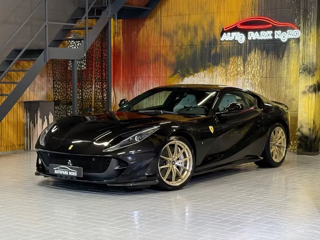 Ferrari 812