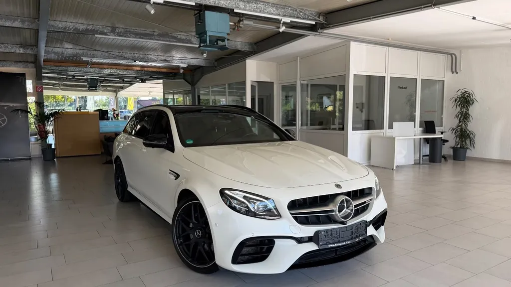 Mercedes-Benz E 63 AMG