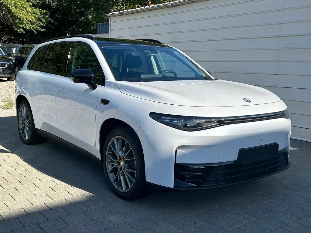 Leapmotor C10