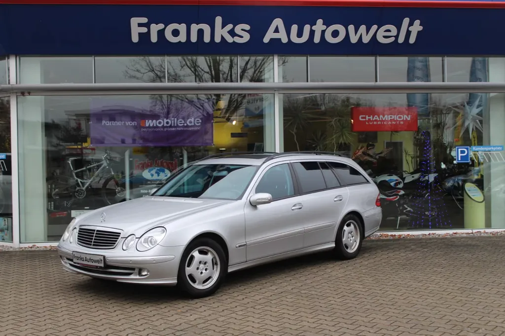 Mercedes-Benz E 320