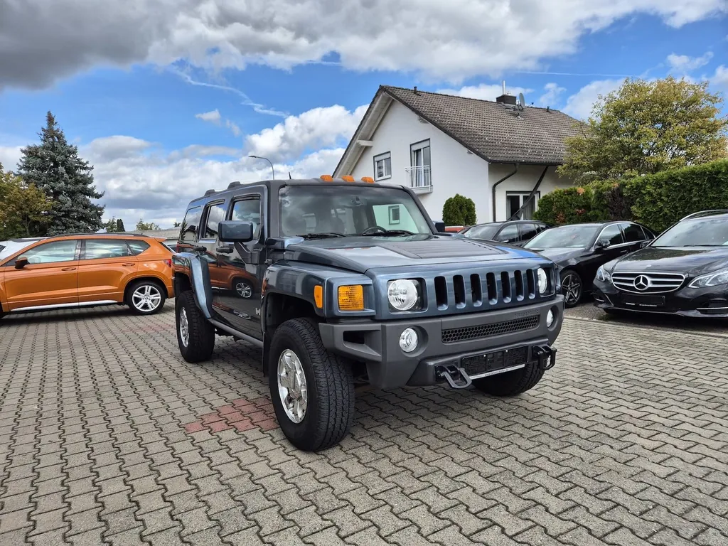 Hummer H3