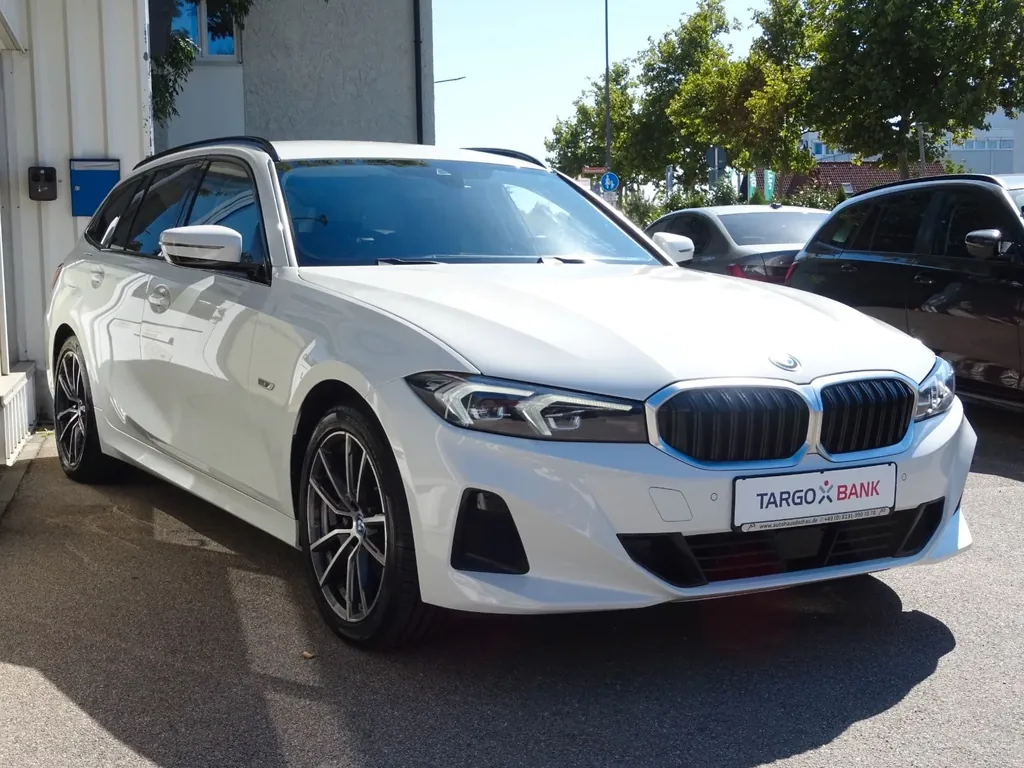 BMW 330