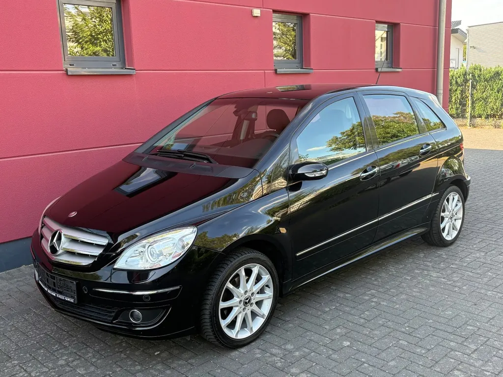 Mercedes-Benz B 200