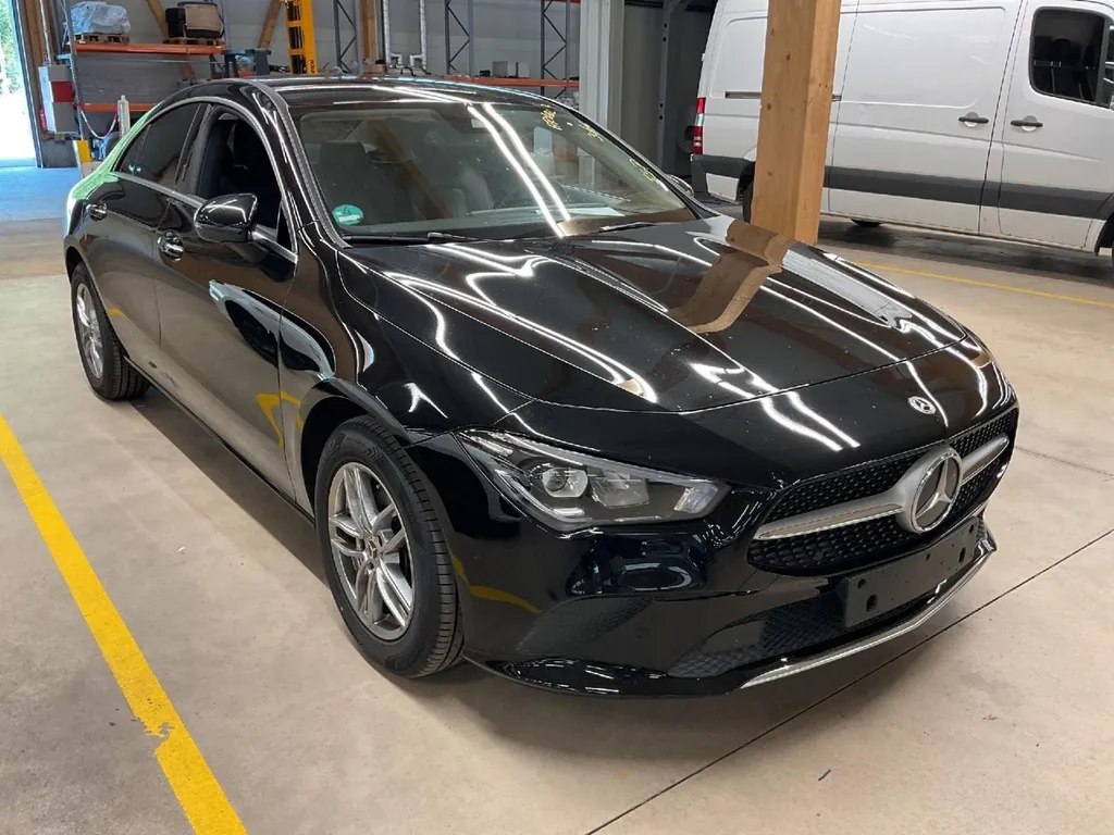 Mercedes-Benz CLA 200