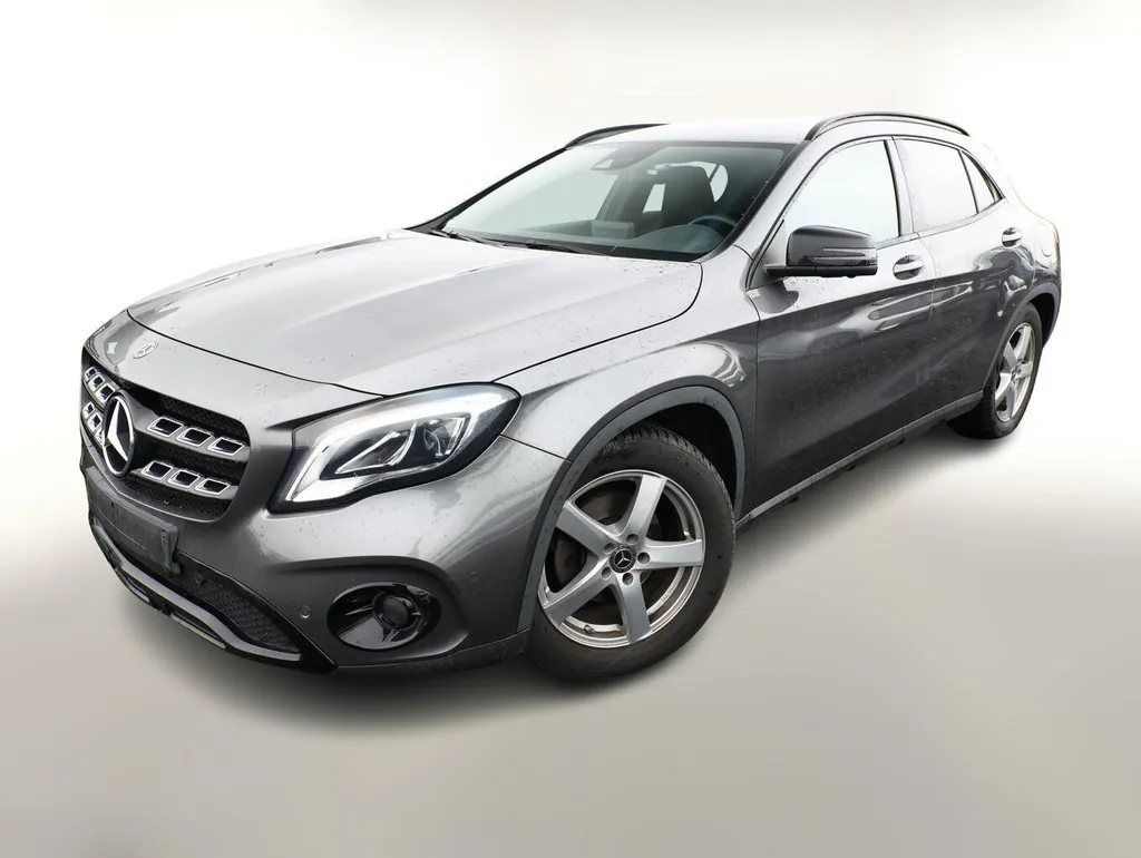 Mercedes-Benz GLA 200