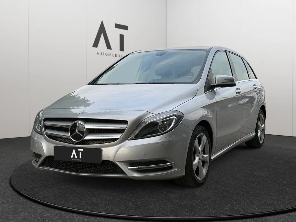 Mercedes-Benz B 180
