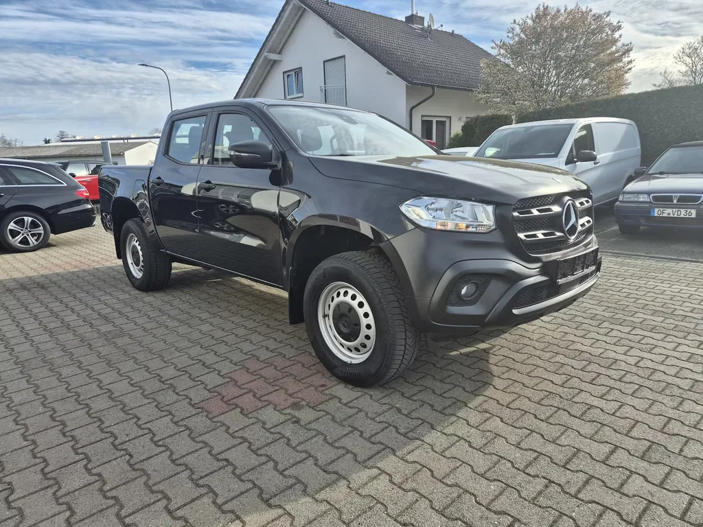 Mercedes-Benz X 250