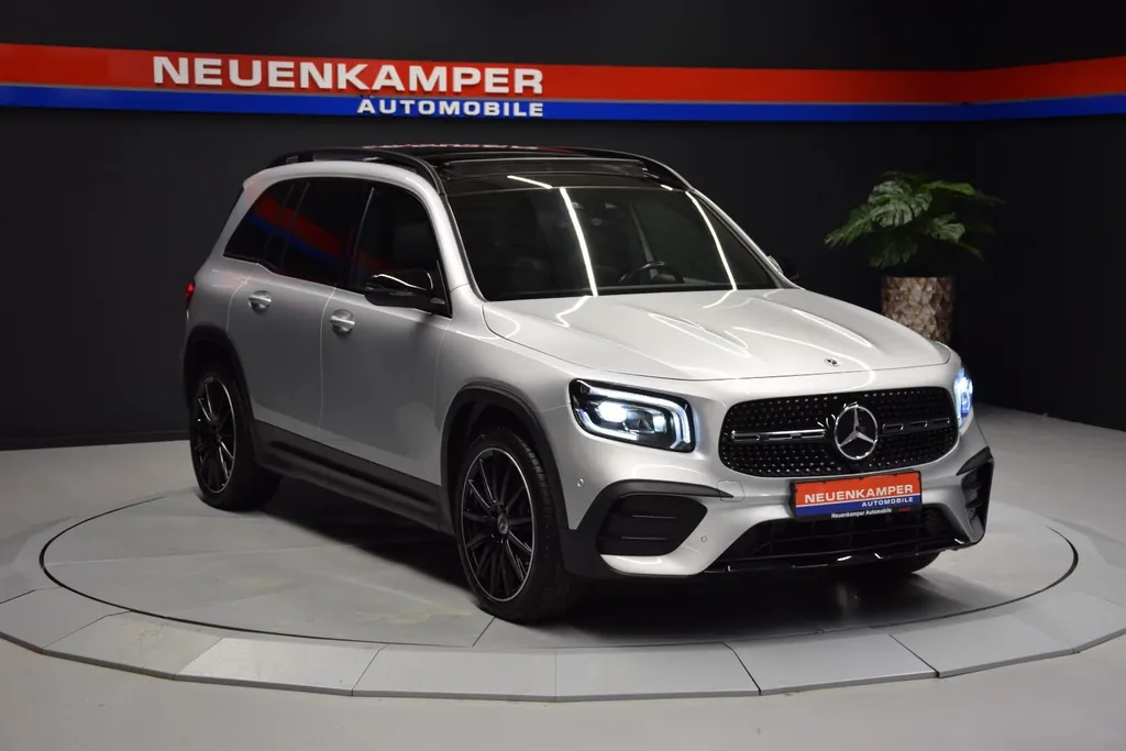 Mercedes-Benz GLB 220
