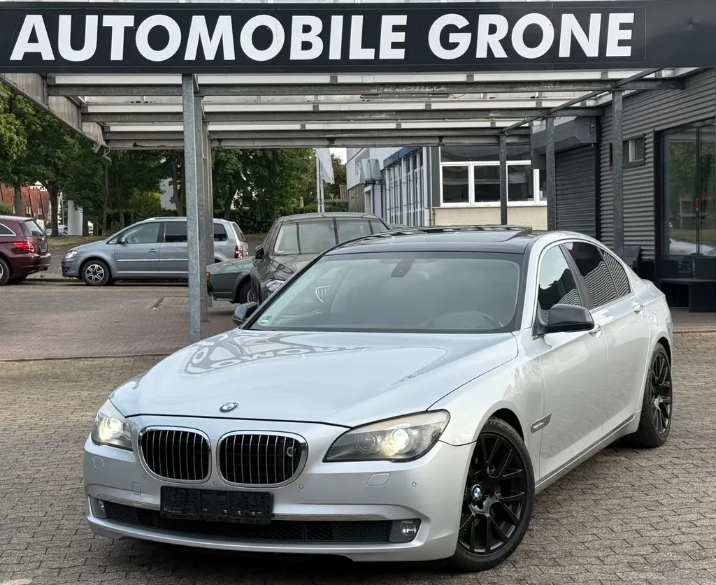 BMW 730