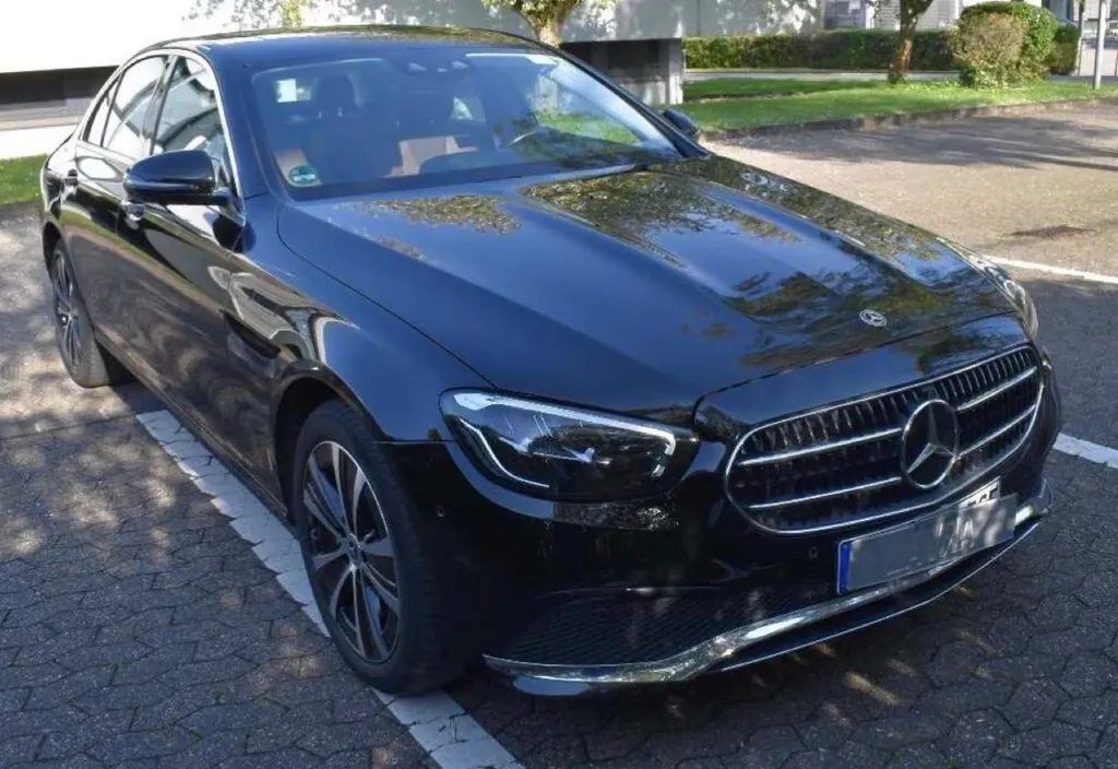 Mercedes-Benz E 300