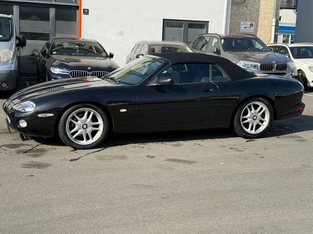 Jaguar XKR